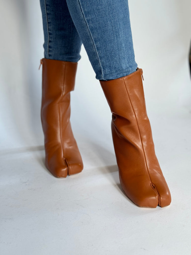 Tabi Split Toe Boot