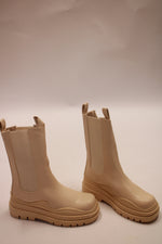 Energy Chunky Sole Chelsea Boot (Tan)